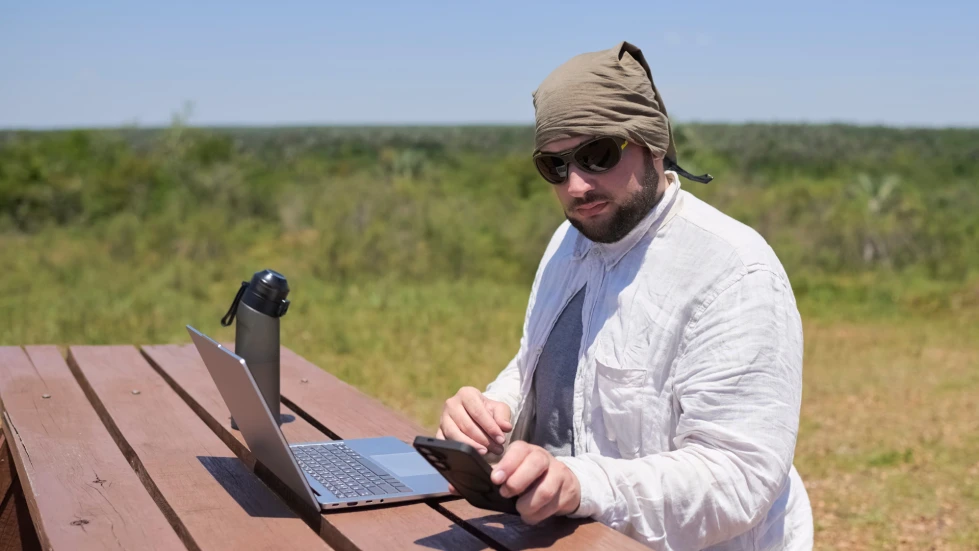 Work Remotely While Traveling